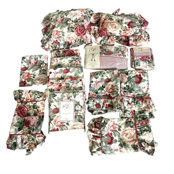 Croscill Arbor Rose complete bedding pillows and curtain set - Picture 2 of 16